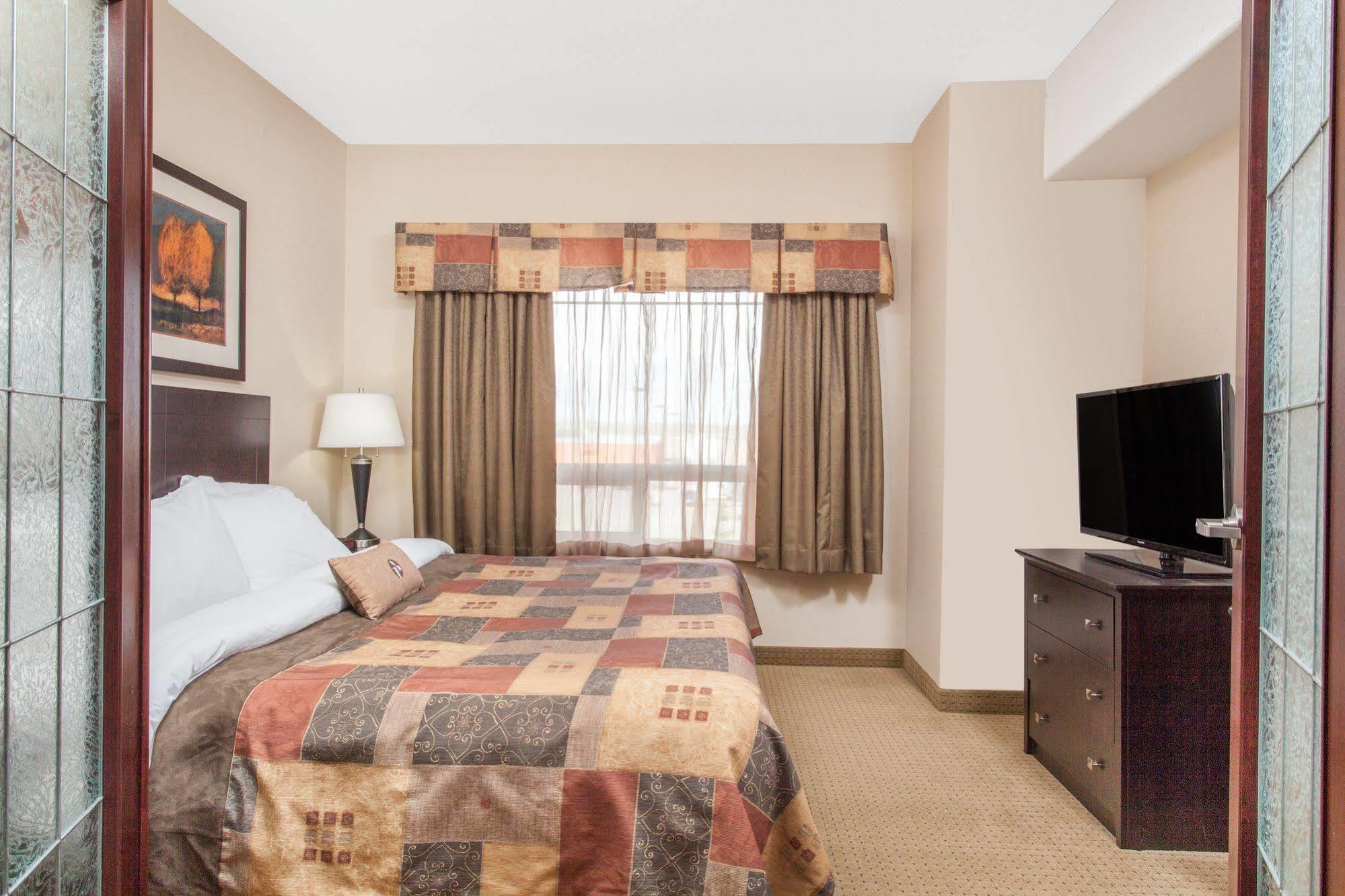 Ramada By Wyndham Drayton Valley Luaran gambar