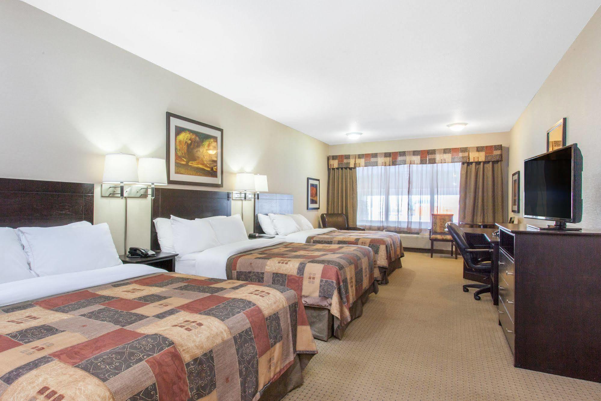 Ramada By Wyndham Drayton Valley Luaran gambar